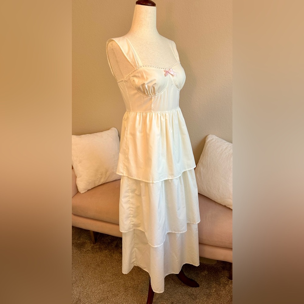 Revolve Corset Dress Tiered Ruffle Ivory Sleeveless Women’s S Milkmaid Romantic - Picture 3 of 12